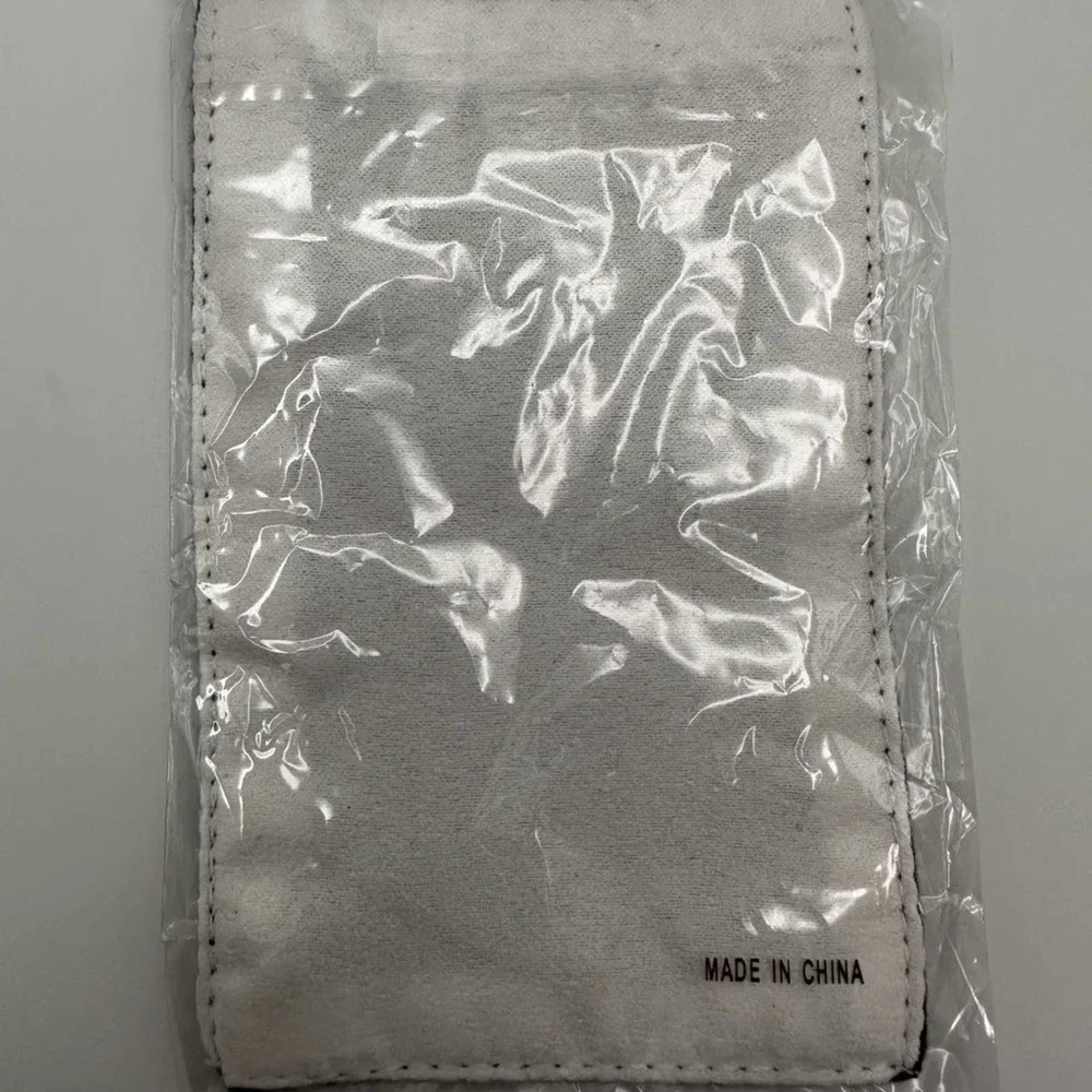 New David Yurman Black and White Jewelry Polishing Cloth New in Plastic 6”x 3.5” - Picture 2 of 7